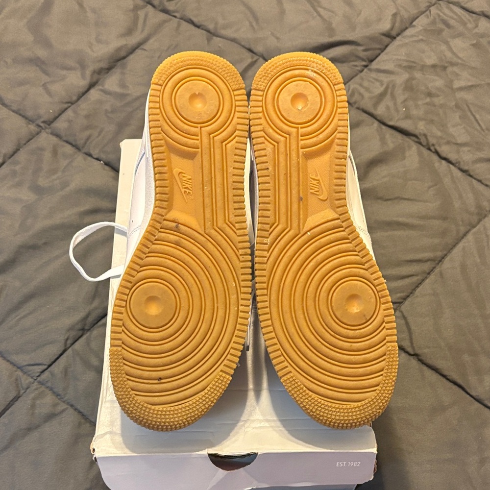 Nike Air Force 1 White Gum - Picture 4 of 5